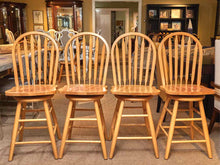 Set Of 4 Amesbury Chair Co. Oak Swivel Windsor Back Counter Stools