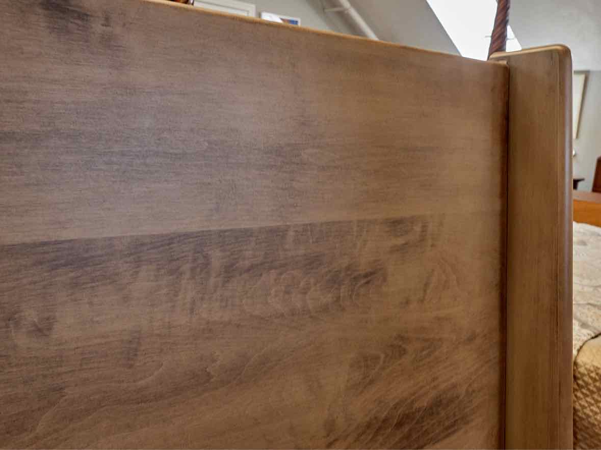 Gat Creek " Sunbury" Platform Queen Bed in Classic Barley Finish