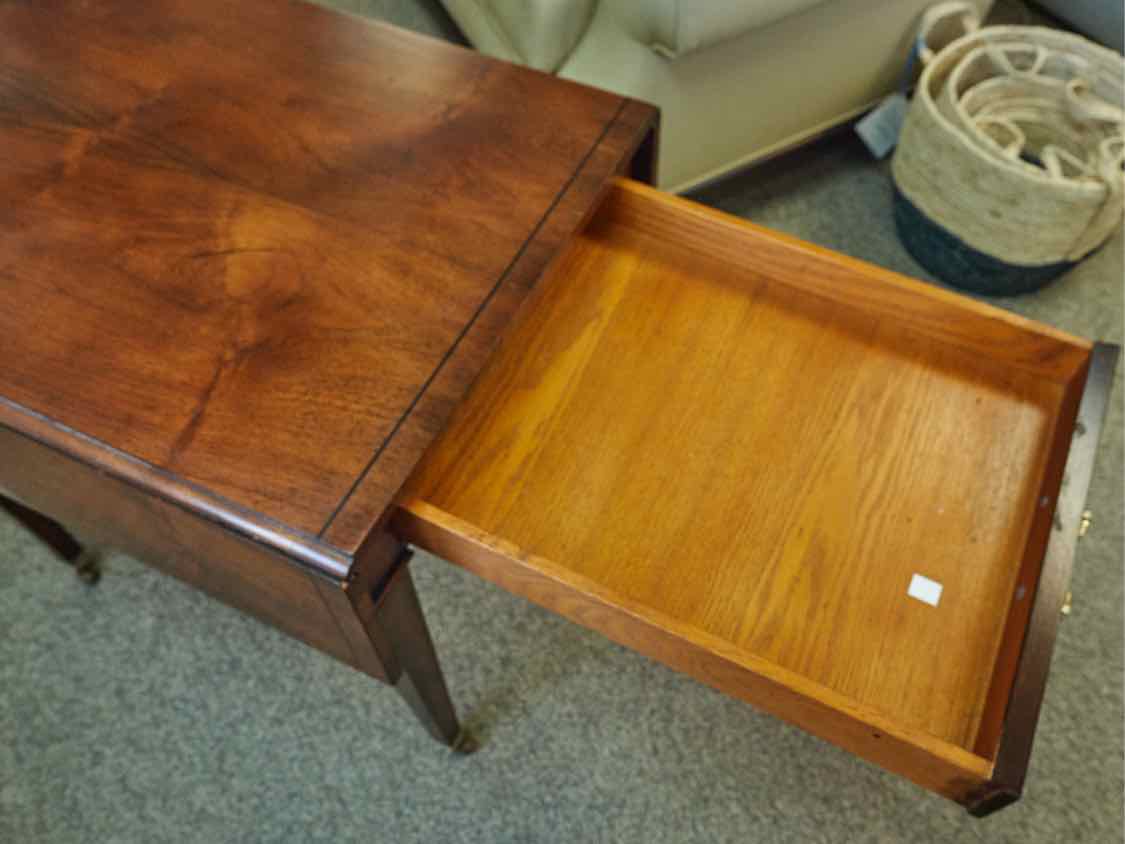 Old Colony Mahogany Drop Leaf Side Table