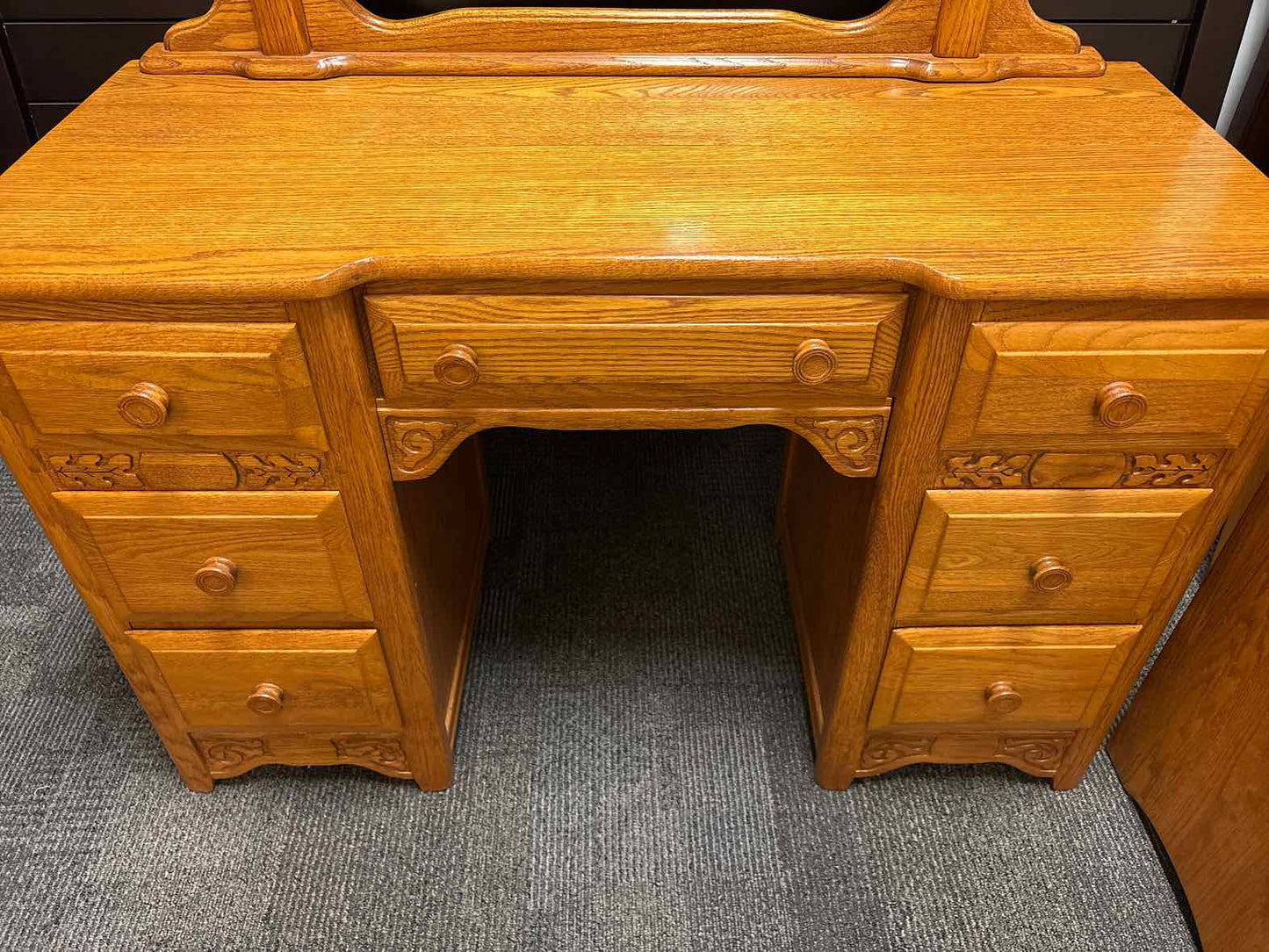 Cavred Oak Vanity with Stool