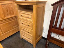Thomasville 'Pinnacle' Washed Oak Tall Chest