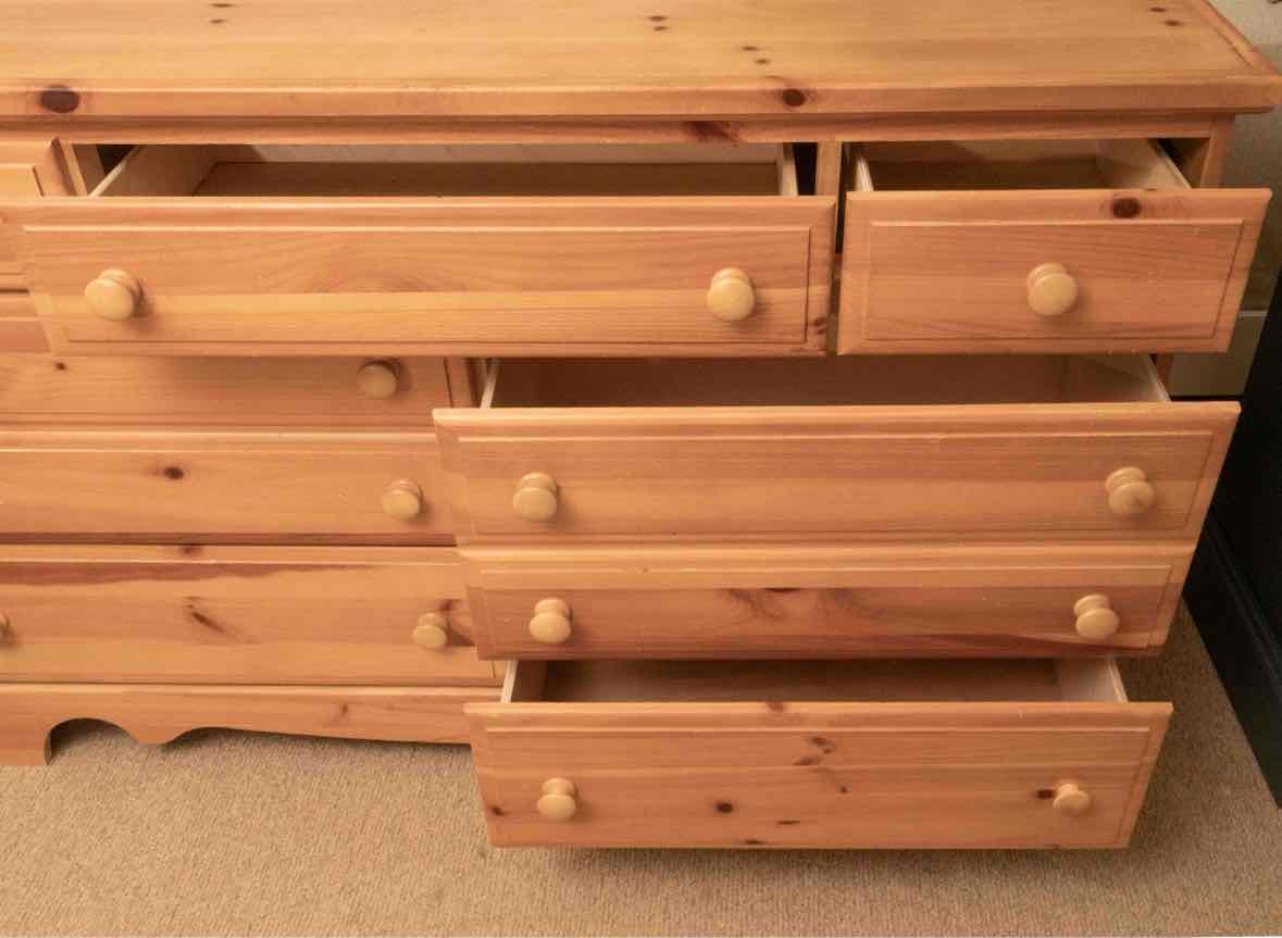Vaughan Bassett Pine 7 Drawer  Dresser