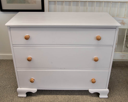 White Finish 3 Drawer Dresser