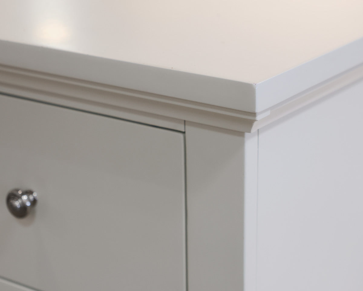 Aspen Furniture 'Cambridge' 9-Drawer Dresser With Mirror