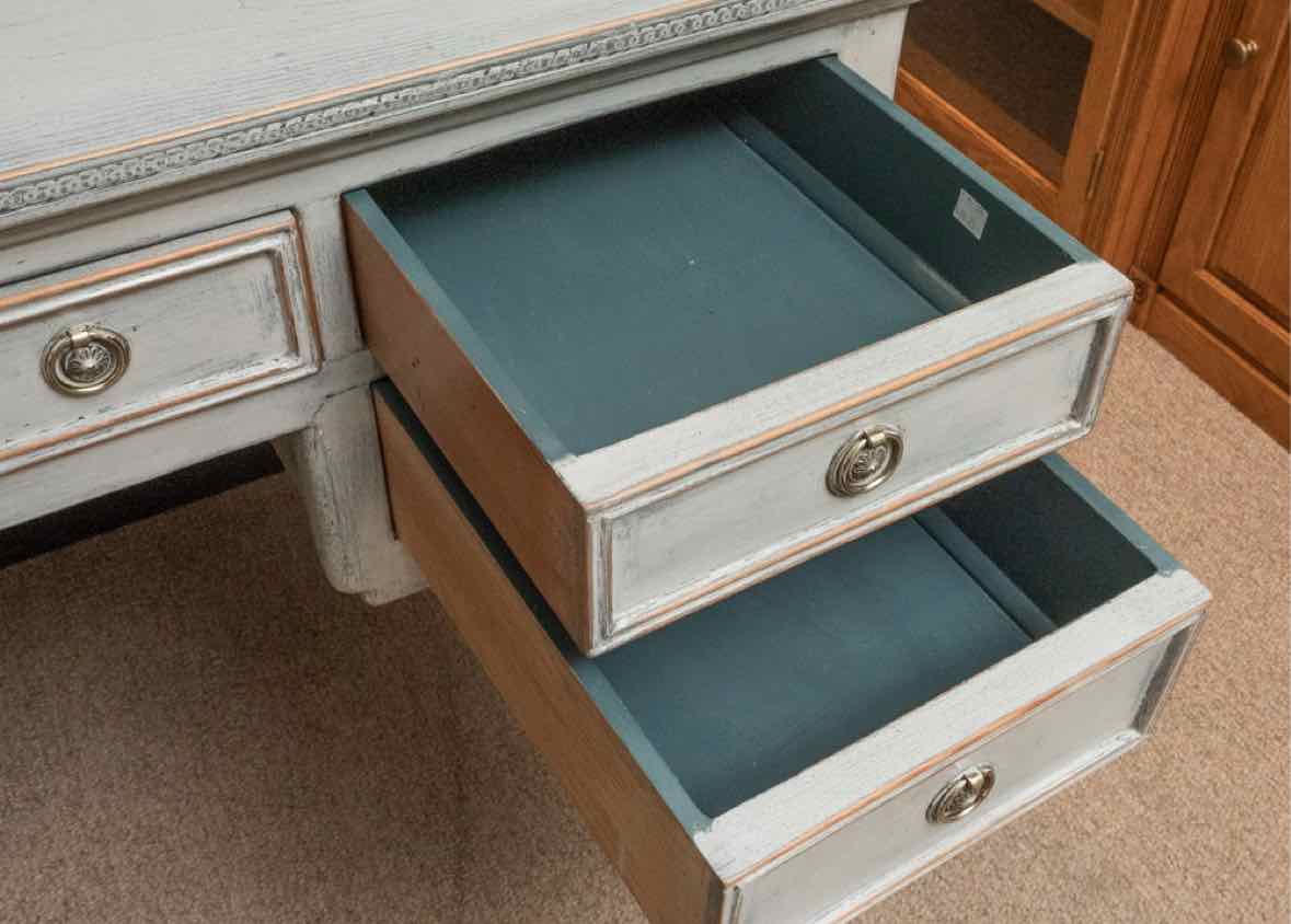 Distressed Grey Finish 7 Drawer Writing Desk With Reeded Legs