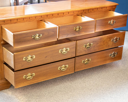 Thomasville 7-Drawer Dresser in Oak with Brass Pulls