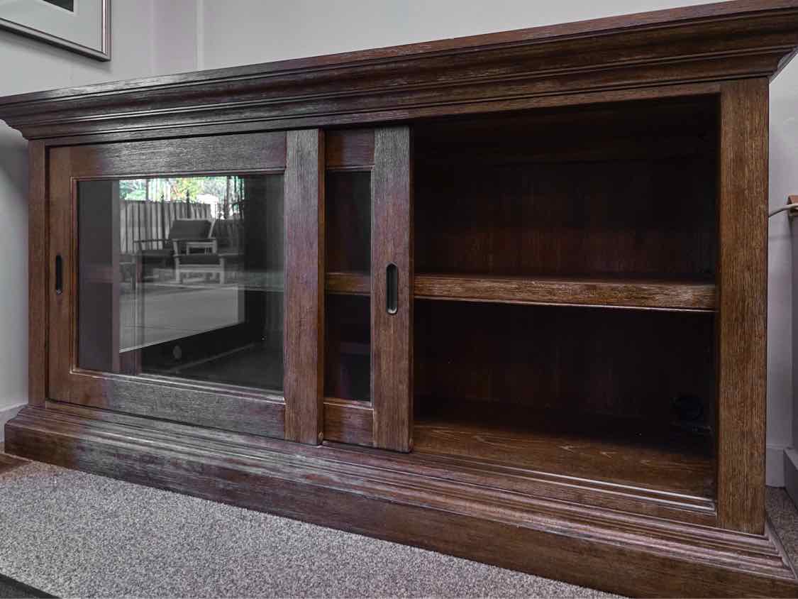 Bassett Weather Oak Console with 2 Sliding Glass doors