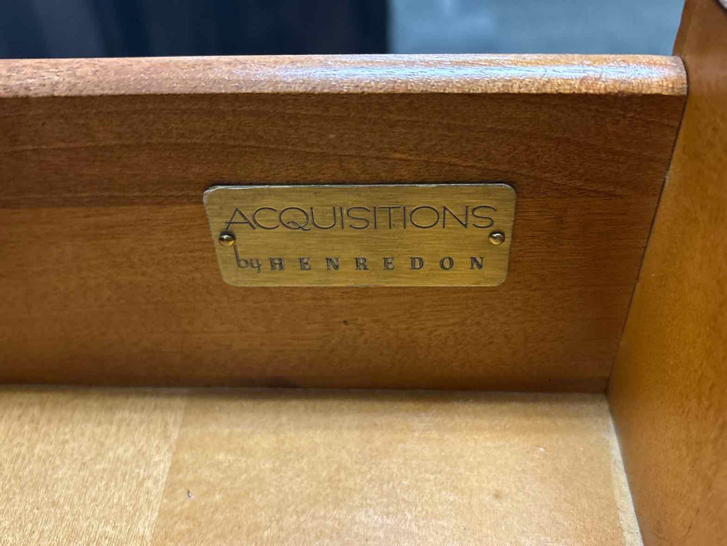 Henredon 'Acquisitions' Pair of Nightstands