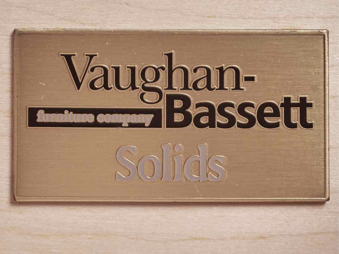 Vaughan Bassett  'Solids' Maple 8 Drawer Dresser