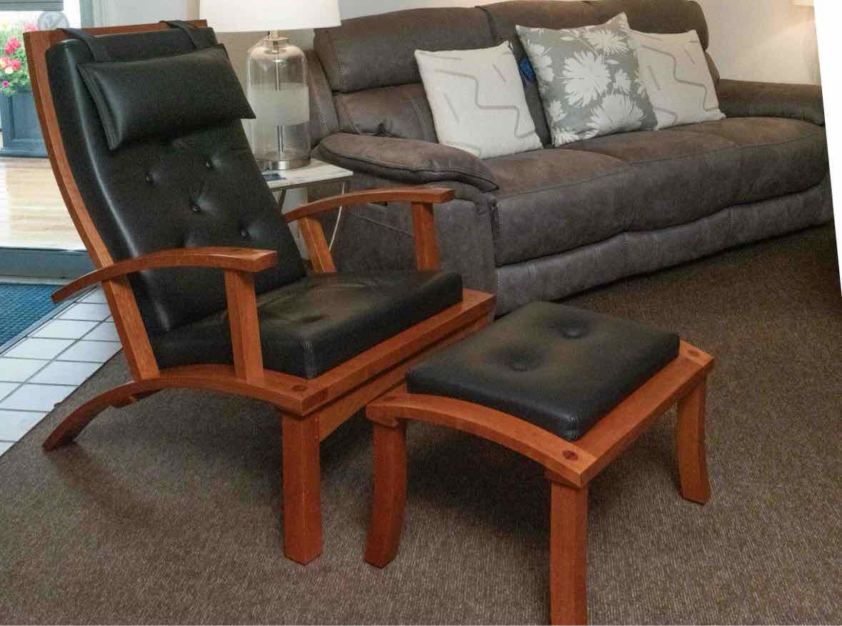 Thomas Moser Cherry Frame Black LeatherCushion   Recliner & Ottoman
