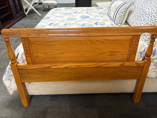 Carved Oak Full Bed