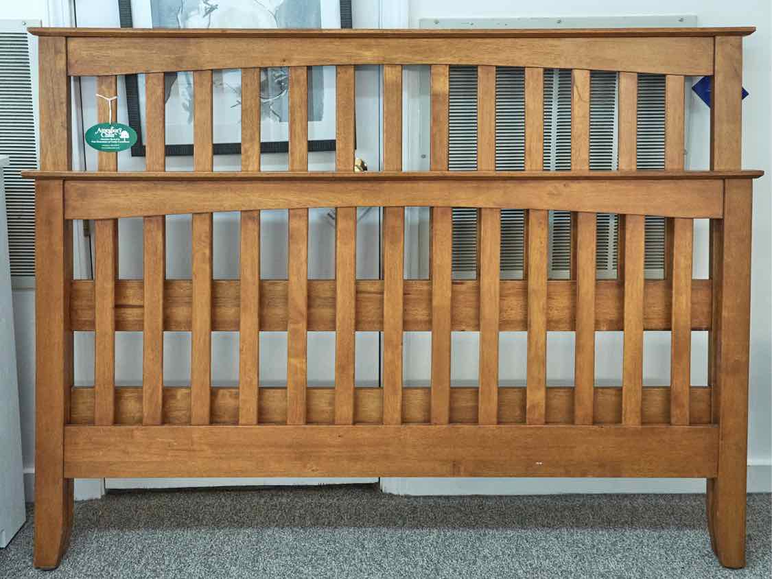 Queen Slat Bed in Cherry