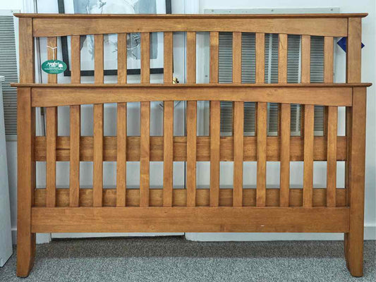 Queen Slat Bed in Cherry