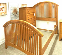 Vaughn Bassett Queen Arched Oak Bed