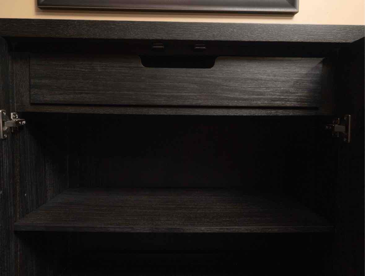 Klaussner Credenza Server Espresso Finish Sunburst Pattern Circular Handle