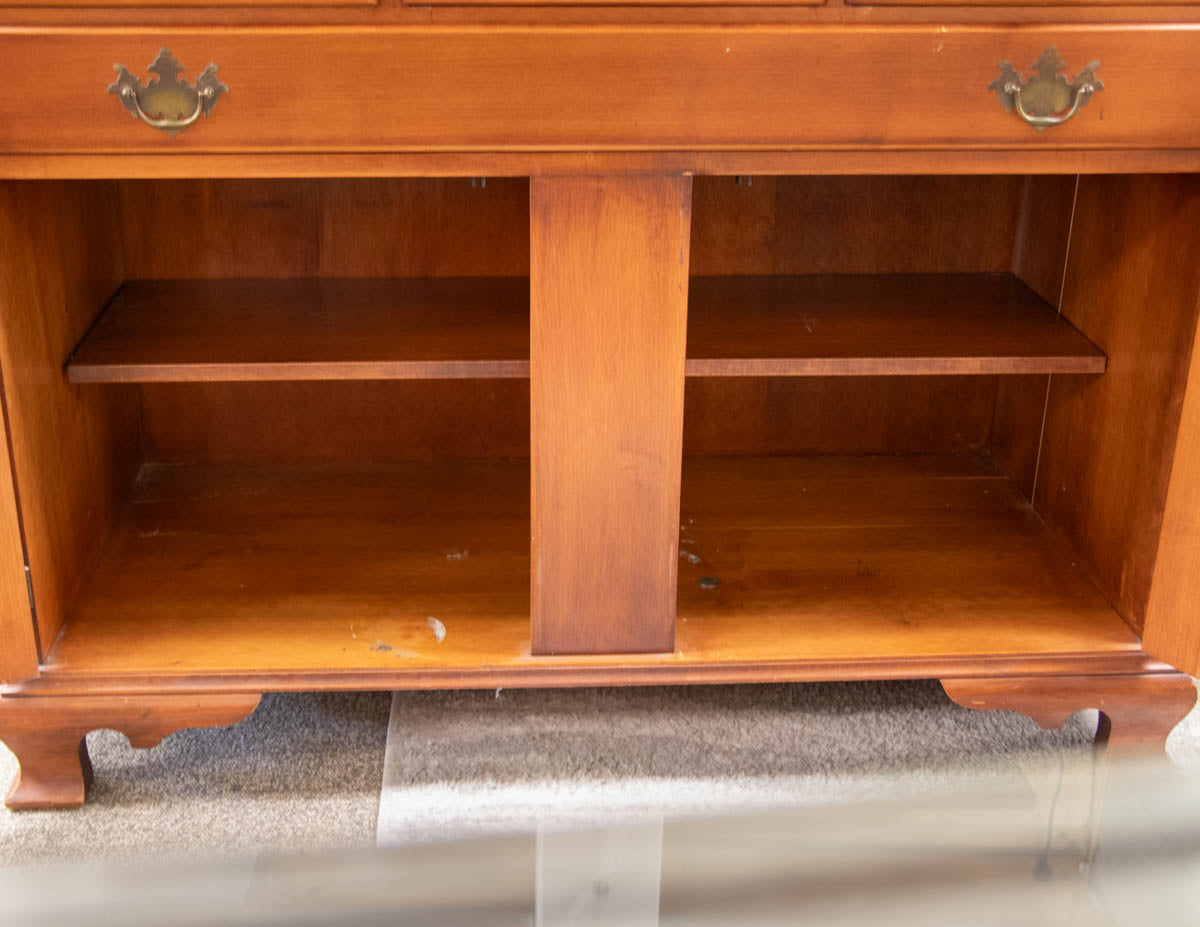 Rock Maple Colonial Hutch with Scallop Top