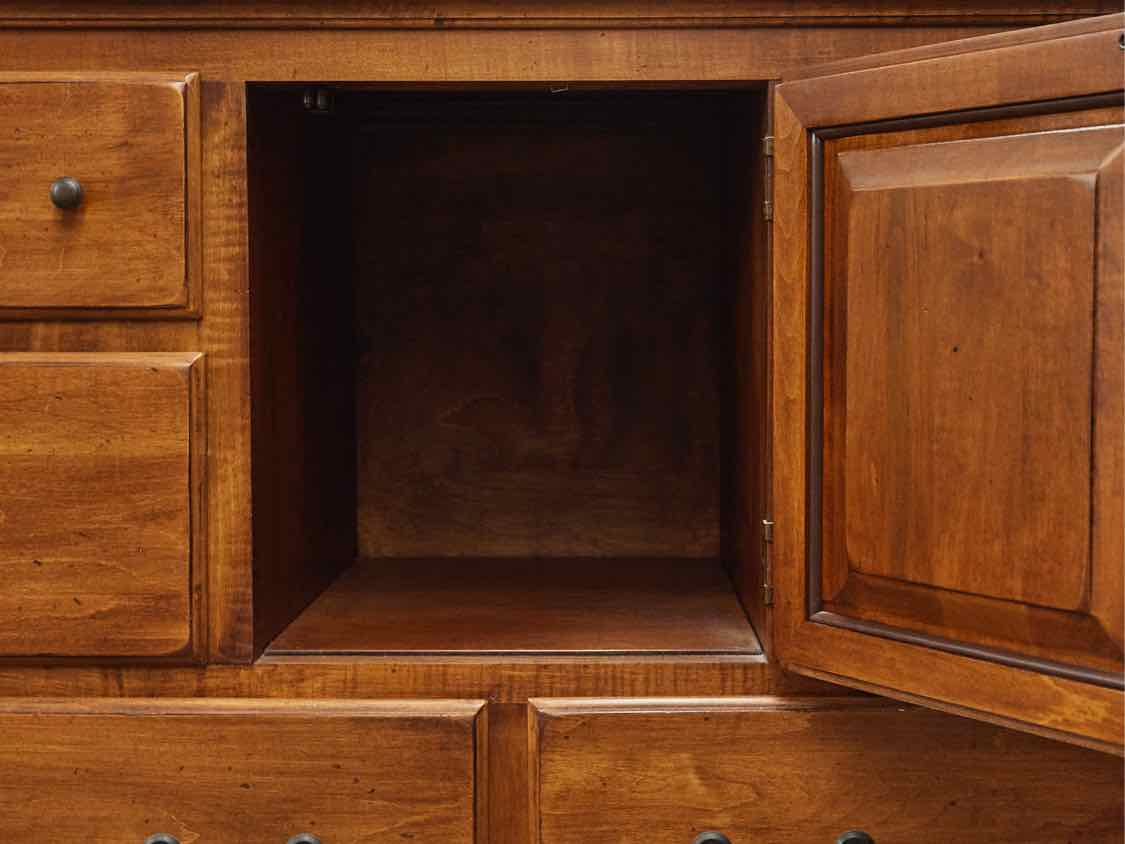 Ethan Allen'Country Crossing' Maple 6 Drawer & 1 Door Dresser