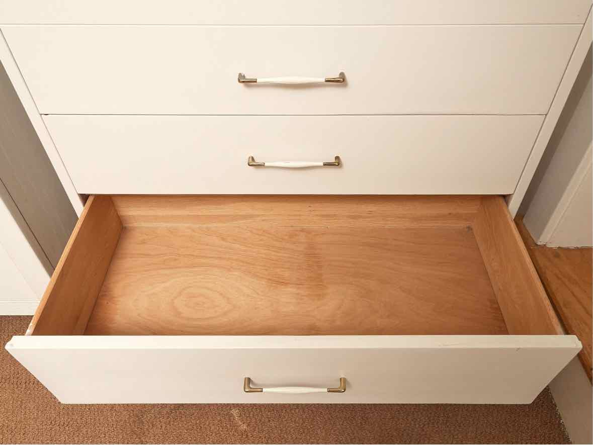American Made Tall Chest with 5 Drawers in Wildwood White Finish