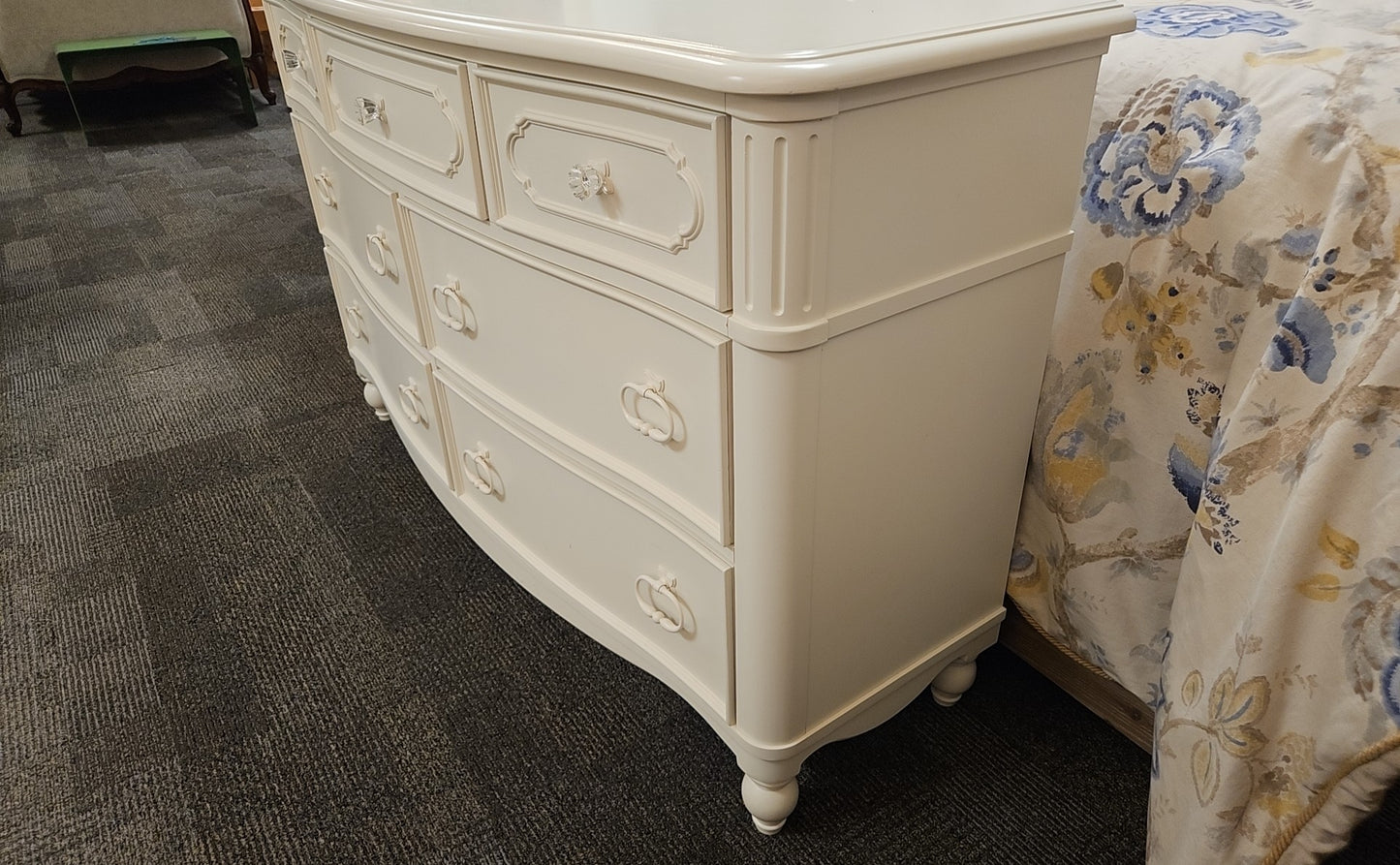 Wendy Bellisimo 7-Drawer Dresser w/ Mirror