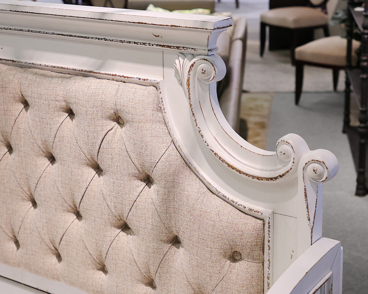 White Weathered Daybed With Roll Away Storage