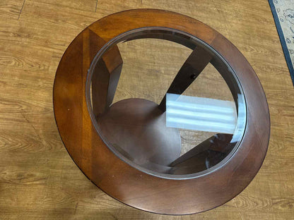 Bassett Pair of Round Side Tables