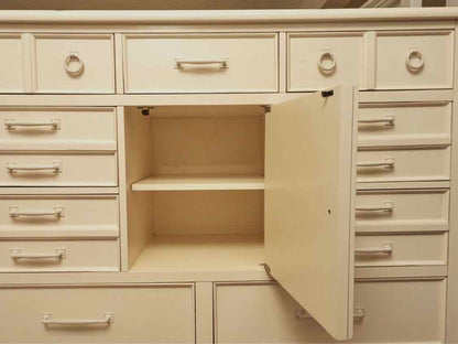 Klaussner 'Carolina Preserves' Ivory Finish 9 Drawer Dresser