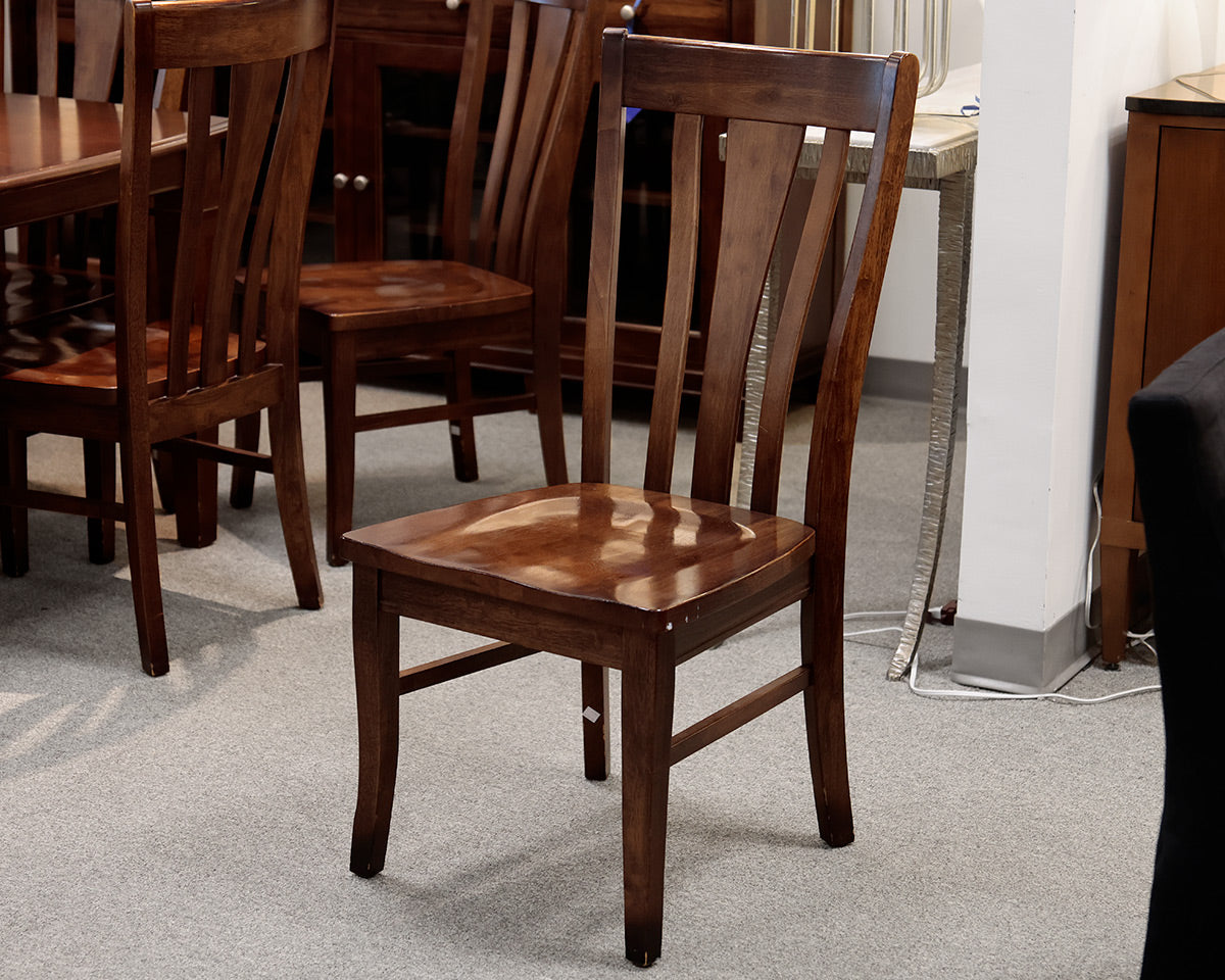 Bassett Dining Dark Mahogany Boat-Shaped Dining Table With 8 Chairs