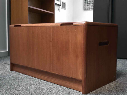 Nordisk Andels-Eksport Mid-Century Modern Style Teak Trunk