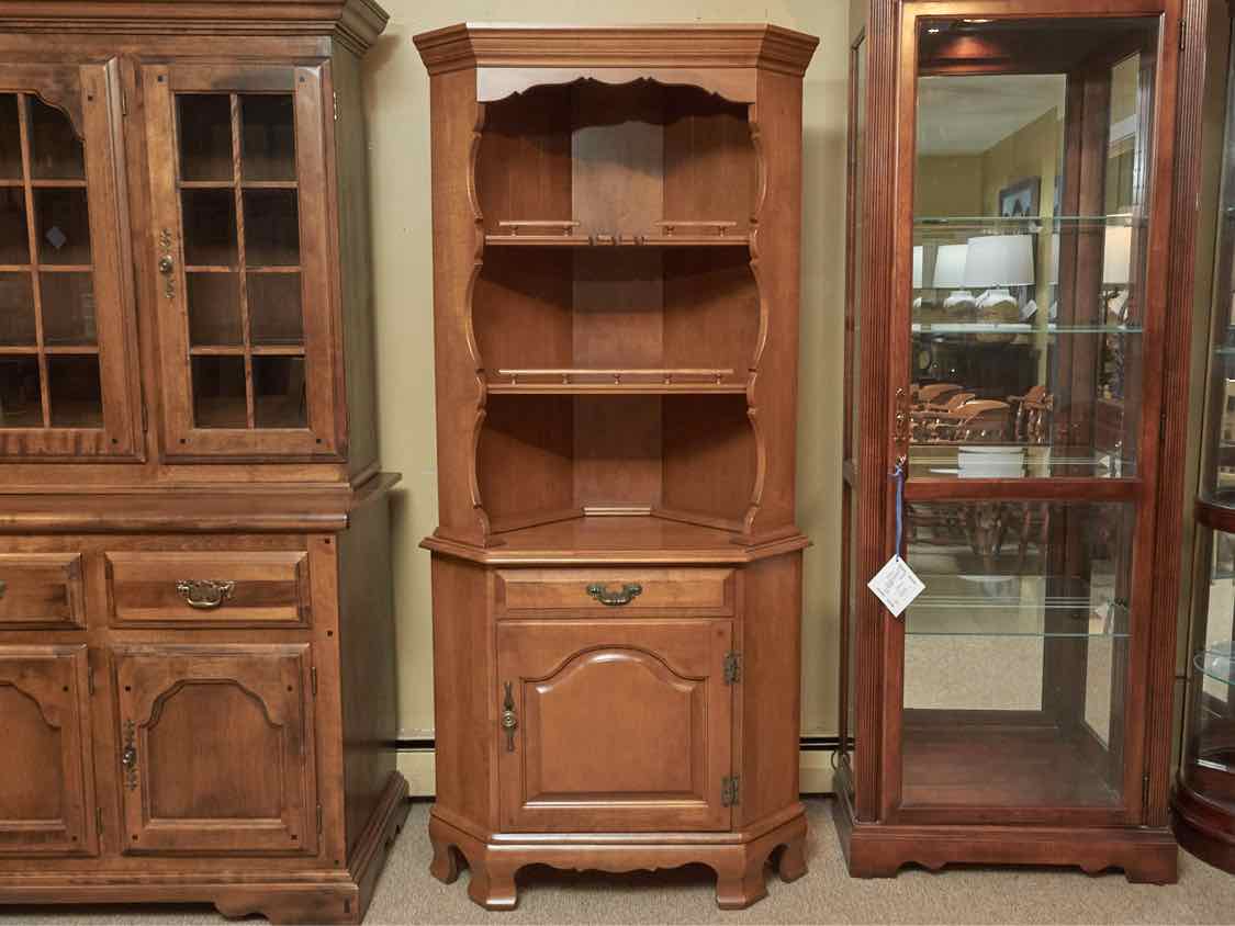 Hale Furniture Vermont Maple  3 Shelf 1 Door Corner Cabinet