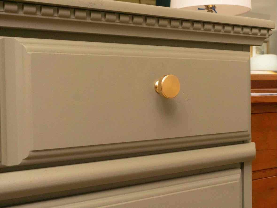 Eucalyptus Green Finish 4 Drawer Chest with Dental Molding Trim