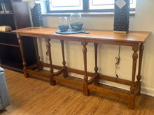 Vaughan Benz Colonial Console