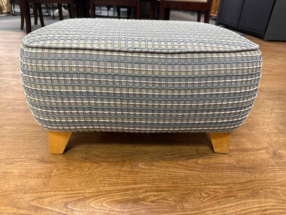 Sherrill Furniture Pair of Arm Chairs w/ Ottomans