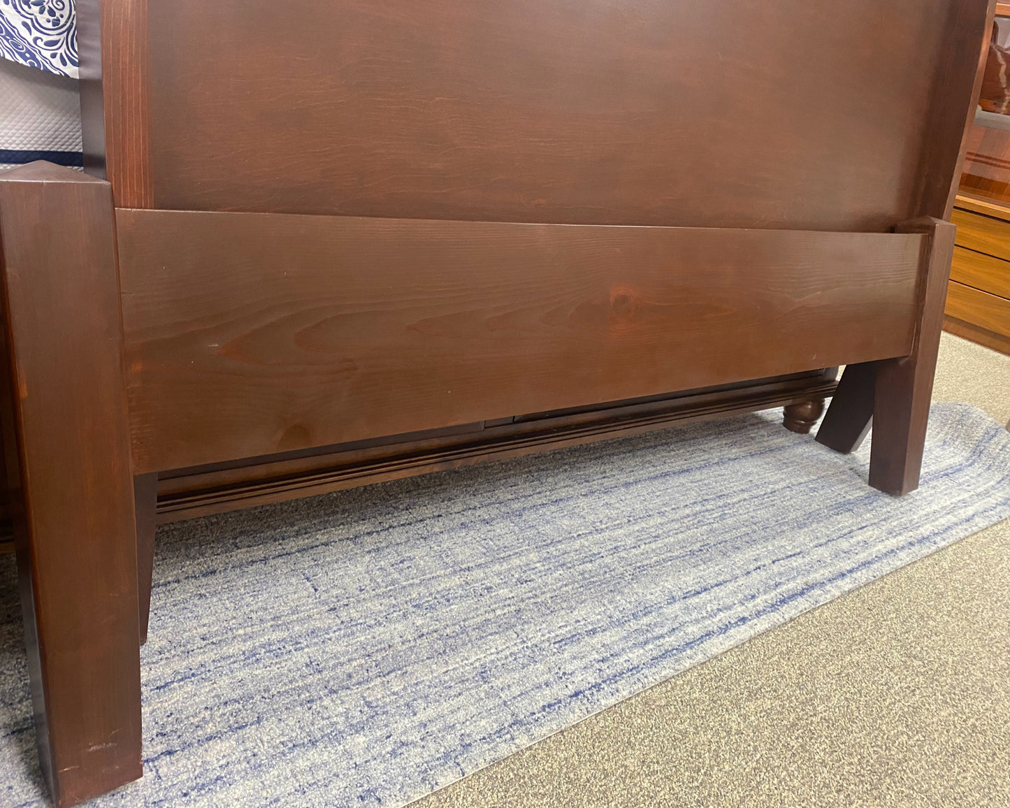 Bench Made Solid Cherry Finish Queen Bed