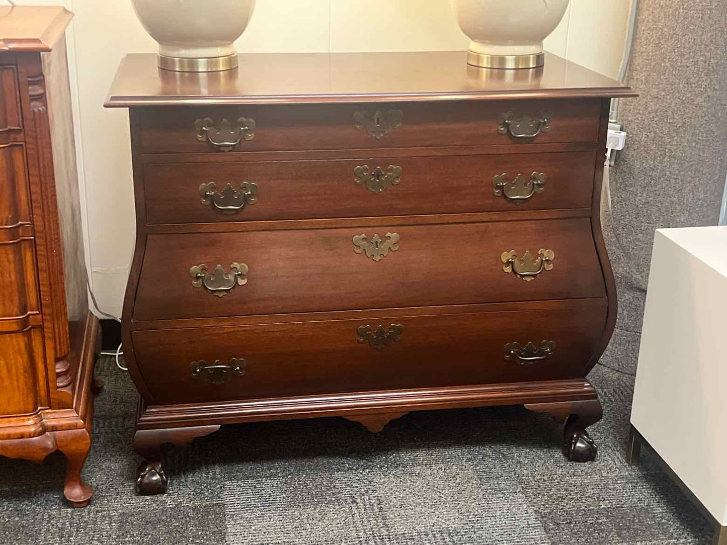 Colonial Manufacturing Co. Vintage Mahogany 4-Drawer Bombay Chest