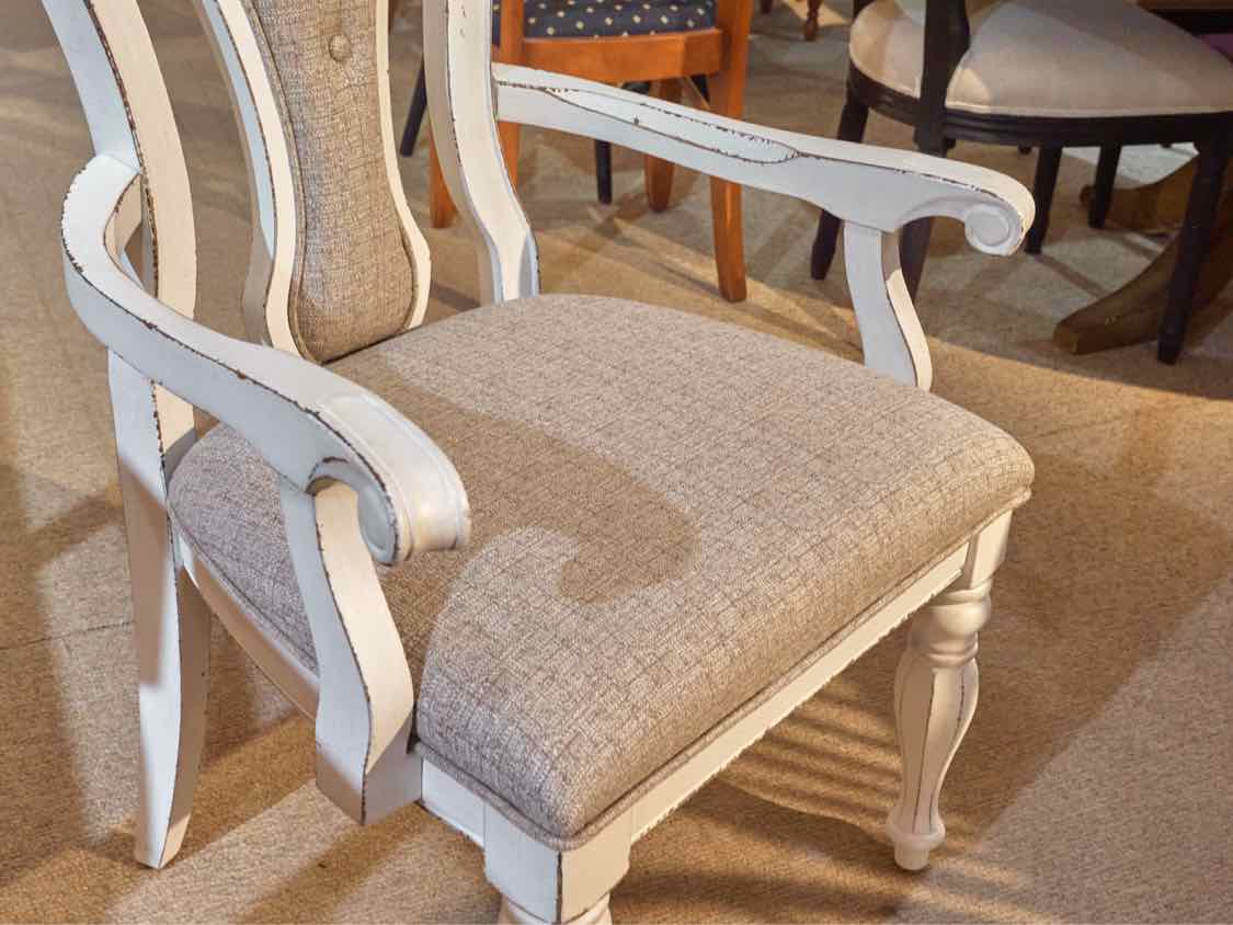 Liberty Furniture Table  Driftwood Finish Top Distressed White Legs & Chairs Set
