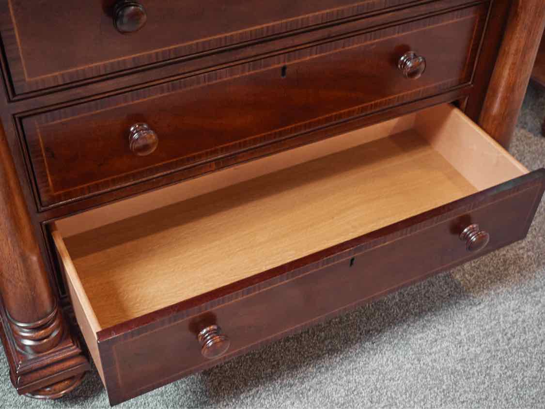 Thomasville Mahogany Finish Empire Style Bachelor's 4 Drawer  Chest