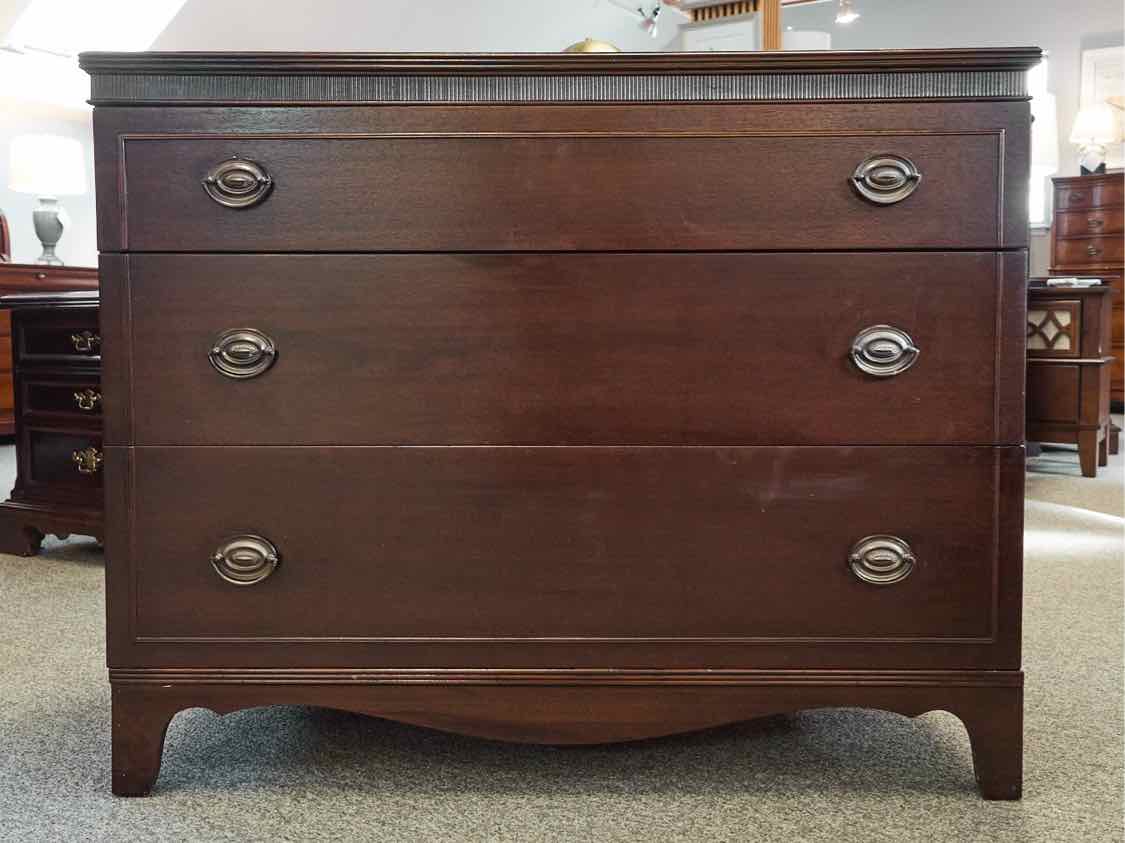 Huntly Mahogany Three Drawer Dresser