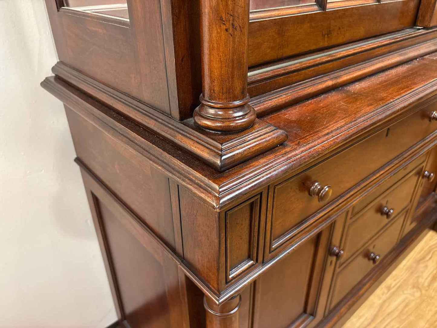 Thomasville 'Fredericksburg' Hutch