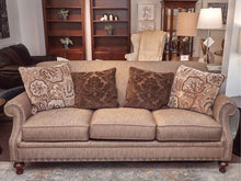 Thomasville 3 Cushion Tweed Blend Upholstered Includes 4 Toss Pillows  Sofa