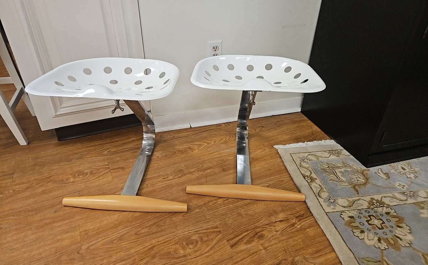 Zanotta 'Mezzadro' Pair of Stools in White