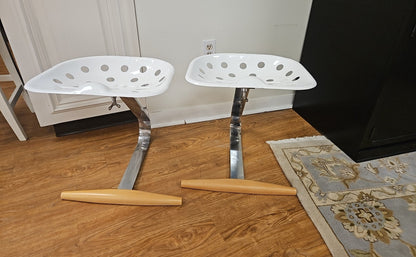 Zanotta 'Mezzadro' Pair of Stools in White