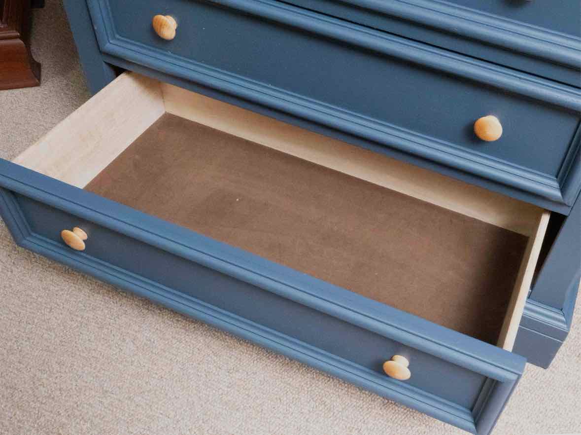 Hudson Bay Blue Finish 7 Drawer Chest with Natural Wood Knobs