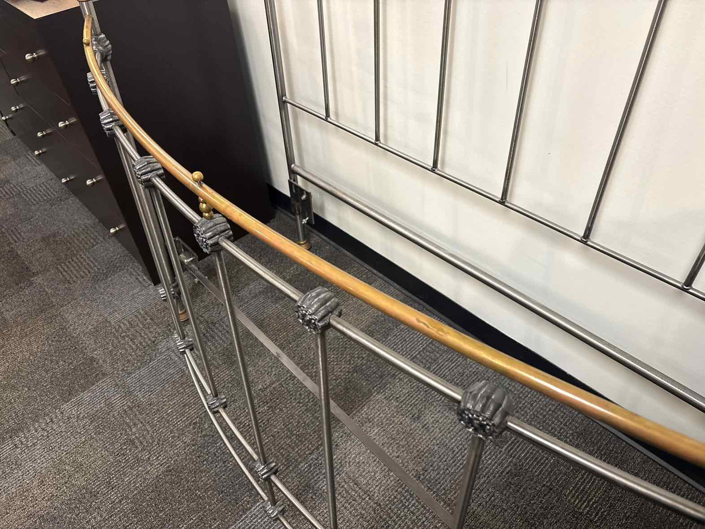 Domain 'Soho' Iron and Brass Queen Bed