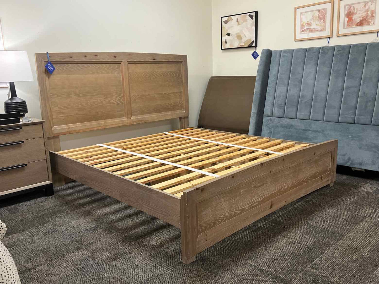 Vaughan Bassett 'Transitions' King Bed