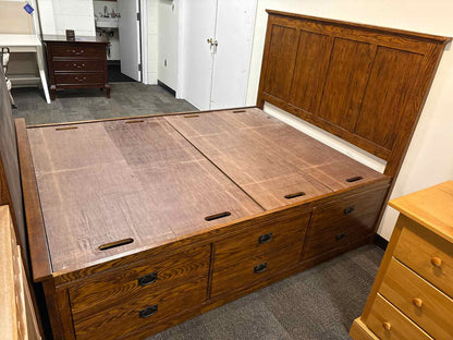 Intercon Furniture Oak Park Queen Storage Bed