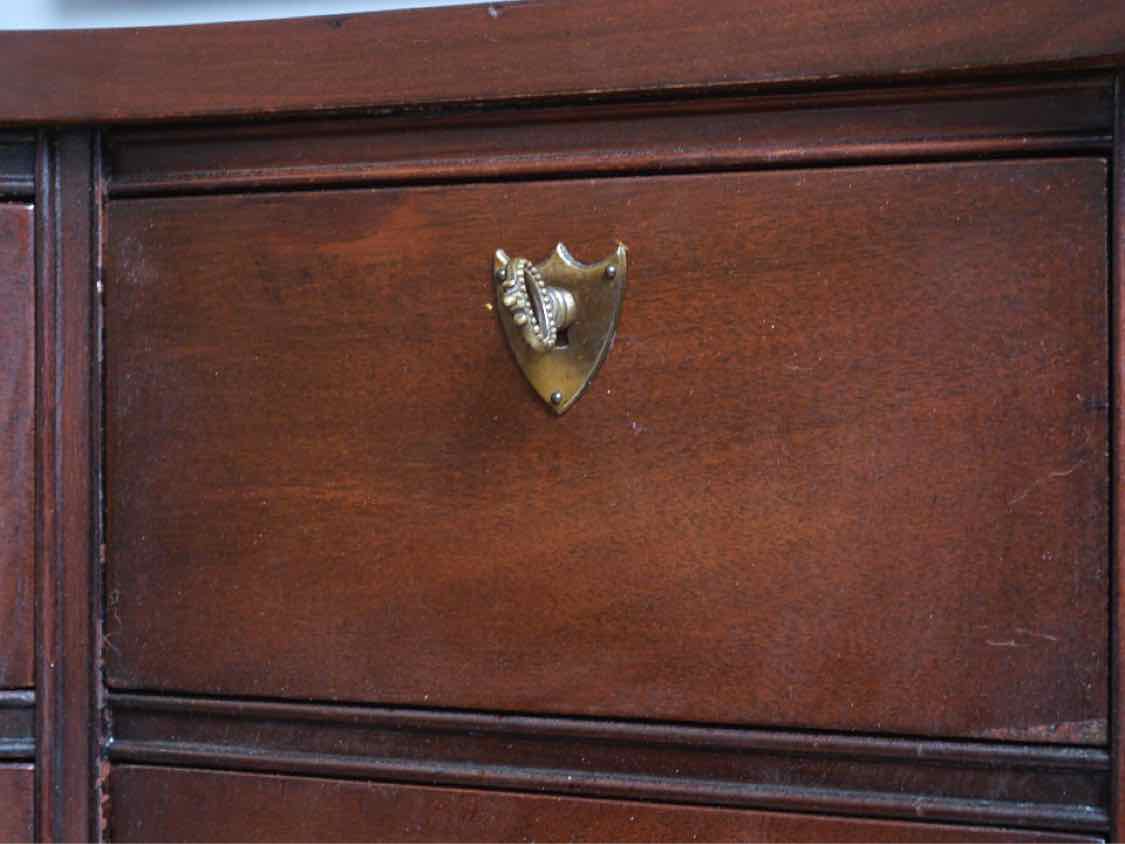Huntly Mahogany Double Serpentine 9 Drawer  Dresser