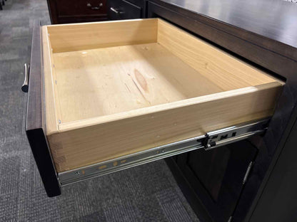 Yutzy Wookworking Pair of 'Coronado' Nightstands