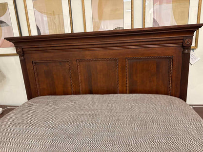 Durham Furniture Solid Maple Queen Panel  Bed