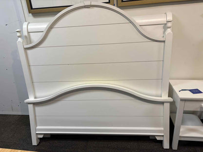 Queen Arched Bed in White