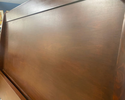 Bench Made Solid Cherry Finish Queen Bed